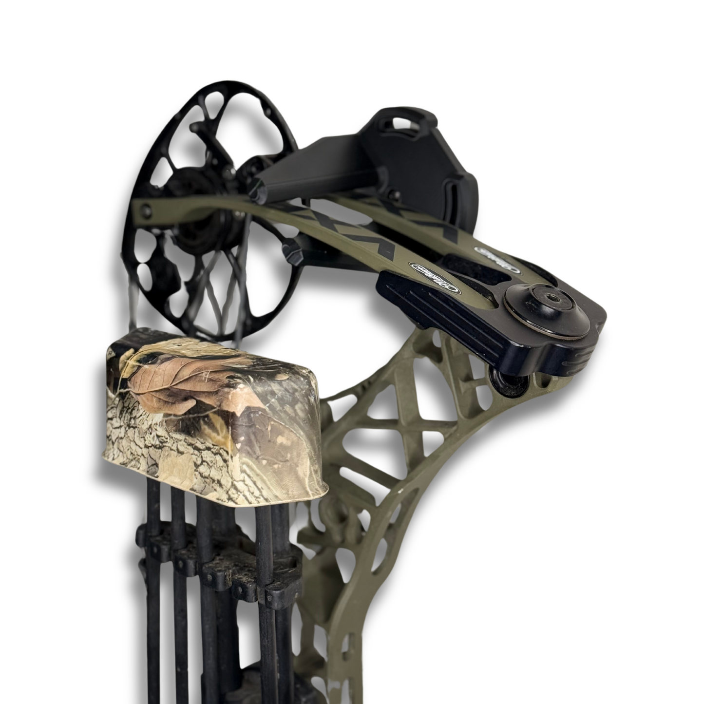 Compound bow displayed on wall with WAYMKR mount closeup